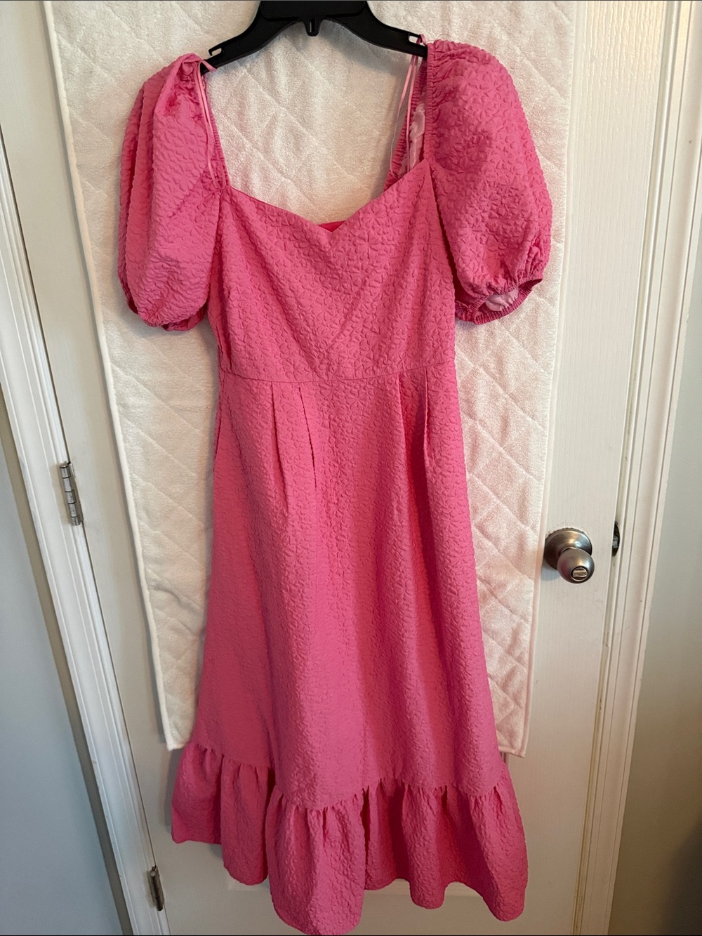 TCEC Pink Puff Sleeve Midi Dress